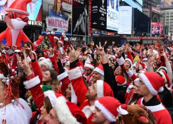SantaCon Survival Guide 2025: How to Navigate the World’s Wildest Holiday Crawl